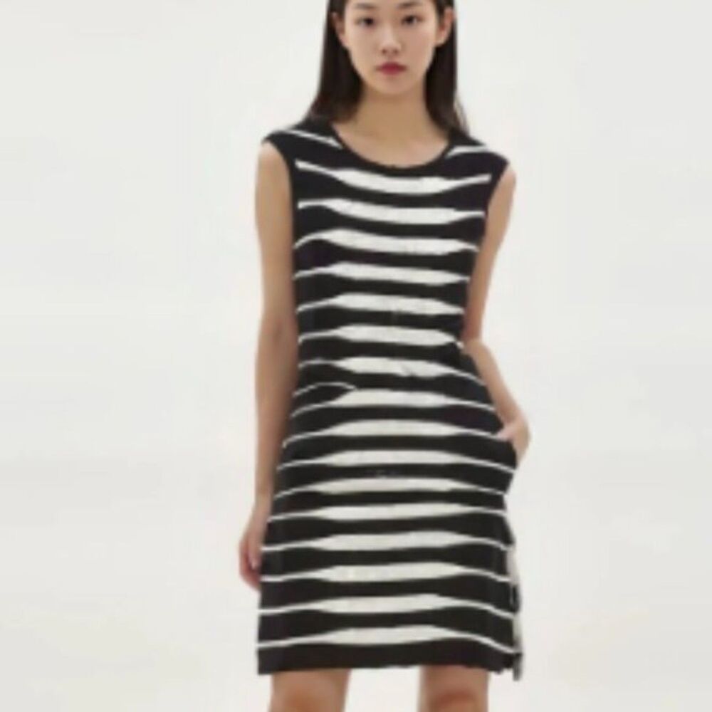 Calvin Klein Black & White Sleeveless Stripe Print Knit Dress M